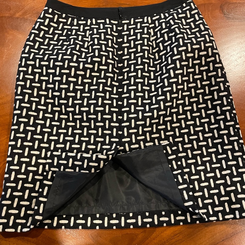 Talbots Black and Off-White Pencil Skirt, Size 10 - Picture 5 of 9